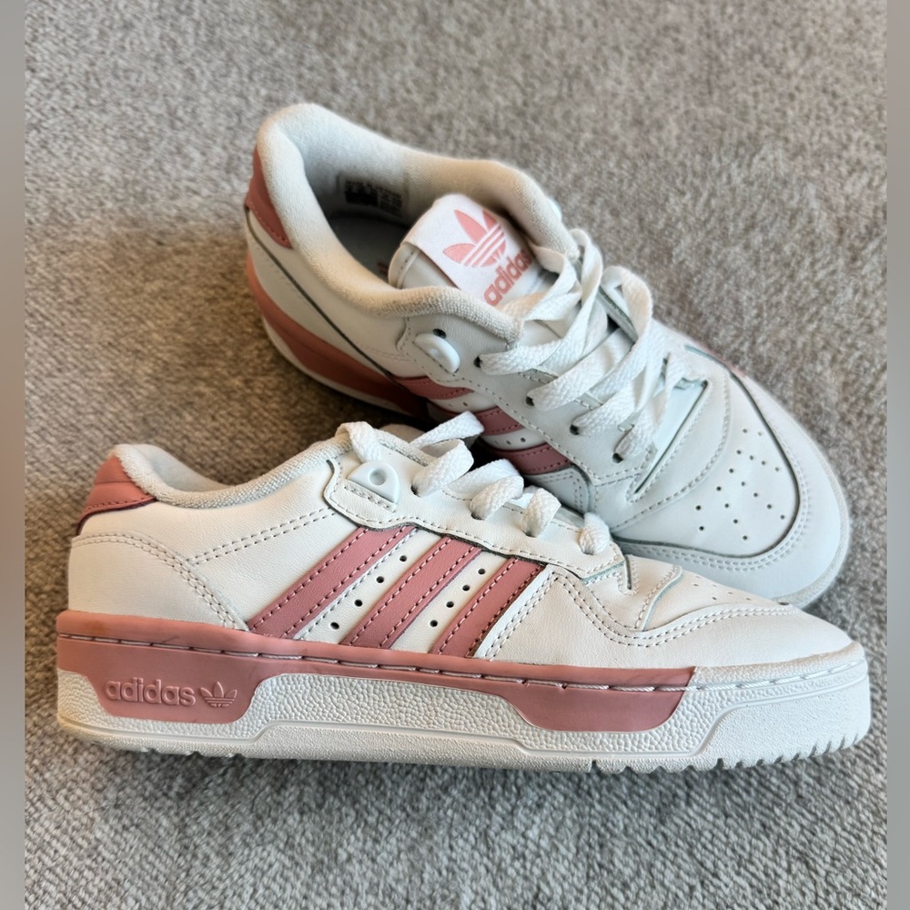 Adidas Rivalry low Sneakers